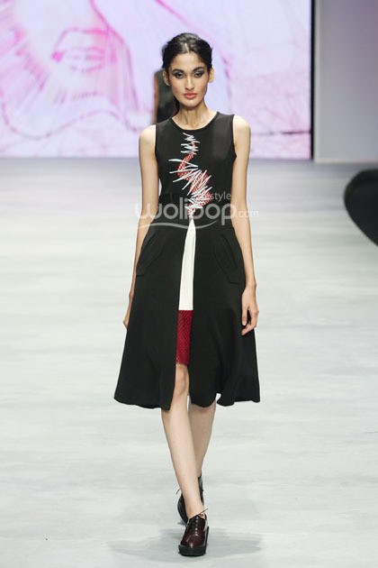 Rinda Salmun Elevation. Lauriel Fearless. Indonesia Fashion Week 2015 at Jakarta Convention Center. Senayan. Jakarta. [Foto: Mohammad Abduh/Wolipop]