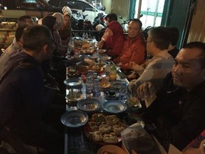 Ngopi di Warkop Pinggir Jalan, Cara Kapolda Kalbar Lebih Dekat ke Warga