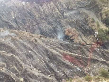 8 Penampakan Serpihan Pesawat Germanwings yang Jatuh di Prancis