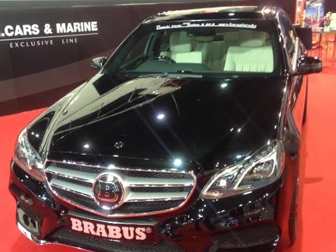 Beli Yacht Ini, Gratis Mobil Mewah Mercy Brabus!
