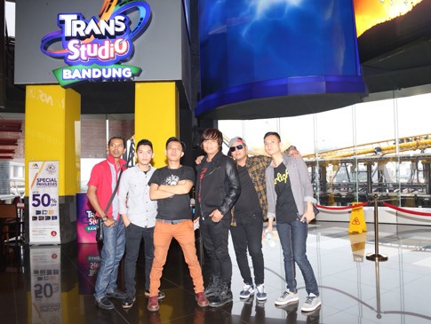 Seru-seruan Liburan Bareng Angkasa di Trans Studio Bandung