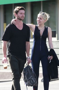 Pria Ini Kepergok Pandangi Bokong Pippa Middleton, Miley dan Patrick Mesra Lagi