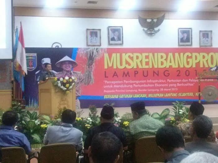Keluhan Warga Lampung: Listrik Byar Pet Sampai Jalan Rusak