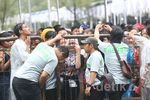 Banyak yang Pingsan! Ini Detail Kericuhan Jelang Konser 1D