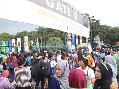 GBK Diserbu Directioner