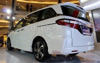 All New Honda Odyssey tipe 2.4L Prestige dibanderol dengan harga Rp 707 juta. Harga itu sudah on the road Jabodetabek dan BBN 2015 Mobil Pertama.