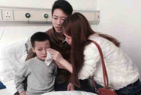 Sedih Ditinggal Ibu, Bocah Ini Ungkapkan Kesedihan Lewat Gambar