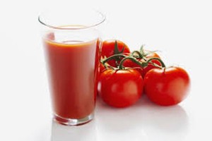Minum Segelas Jus Tomat Setiap Hari Efektif Memangkas Lemak di Perut