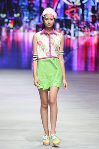 LENNOR by Lenny Agustin Artisanal City. Indonesia Fashion Week 2015 at Jakarta Convention Center. Senayan. Jakarta. [Foto: Mohammad Abduh/Wolipop]