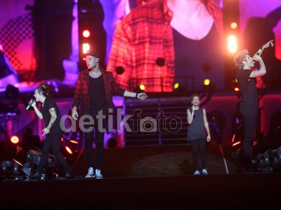 Yanni Trio Libels Meninggal Dunia, Konser Akbar One Direction