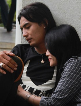 Istri Charly: Laki Aku Sudah Macho dan Keren!