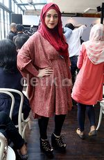Thalita Latief Tampil Berhijab