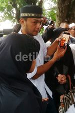 Tangisan Sang Istri di Pemakaman Yanni 'Trio Libels'