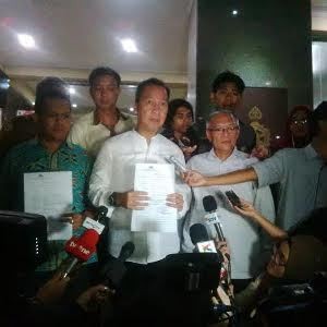 Laporkan Akom dan Bamsoet, Kubu Agung: Ruang Fraksi Golkar Hak Kami!