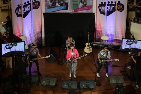 Go!Go!Jill Sulap LIVECHATKustik Jadi Konser Rock