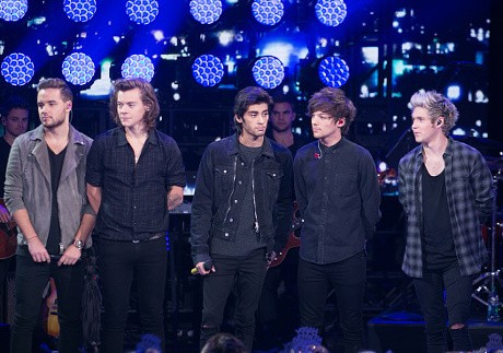 Yanni Trio Libels Dimakamkan, Zayn Malik Hengkang dari One Direction