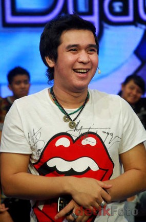 Isak Tangis Warnai Pengajian untuk Olga Syahputra