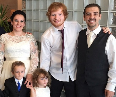 Ed Sheeran Jadi Tamu Tak Diundang di Pernikahan Pasangan Ini