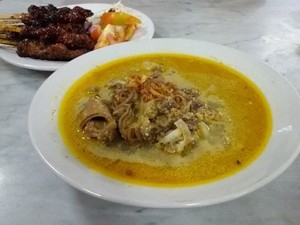 Pondok Sate H. Paijo: Empuk Gurih, Sate Kambing Muda dan Gule Kambing yang Sedap Mantap