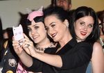 Katy Perry Bertemu Kembarannya