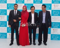 Penampilan Revalina S Temat berhijab merah di Okinawa Internasional Film Festival. Tia Agnes Astuti/detikHOT.