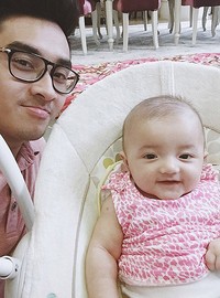 Aww, berfoto dengan kekasih Aurel, Arsy, anak Ashanty tampak cute tersenyum. (Instagram/Tommy Rumengan)