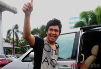 Meskipun sudah tajir dan terkenal, Olga yang biasa dipanggil 'Emak' oleh para penggemarnya ini selalu rendah hati.