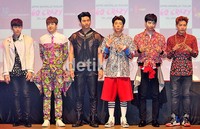 2PM hadir di acara jumpa pers jelang konser di Ice Palace, Ciputra World 1, Kuningan, Jakarta Selatan, Jumat (27/3/2015). Pool/Noel/detikFoto.