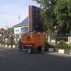 Armada Pengangkut Sampah Dinas Kebersihan ini Beroperasi Tanpa Dokumen