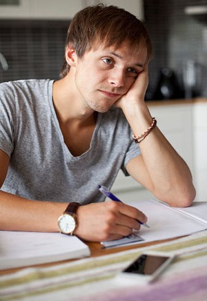 Cerita Para Pria yang Sering Pamer Kegalauan di Media Sosial