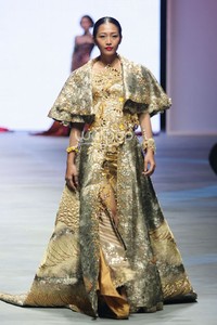 Aura Putri by Fransisca Darmawan. Indonesia Fashion Week 2015 at Jakarta Convention Center. Senayan. Jakarta. [Foto: Mohammad Abduh/Wolipop]