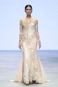 Aura Putri by Fransisca Darmawan. Indonesia Fashion Week 2015 at Jakarta Convention Center. Senayan. Jakarta. [Foto: Mohammad Abduh/Wolipop]