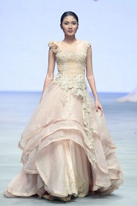 Aura Putri by Fransisca Darmawan. Indonesia Fashion Week 2015 at Jakarta Convention Center. Senayan. Jakarta. [Foto: Mohammad Abduh/Wolipop]