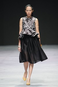 Peggy Hartanto, Fall/Winter 2015 curve. Indonesia Fashion Week 2015 at Jakarta Convention Center. Senayan. Jakarta. [Foto: Mohammad Abduh/Wolipop]