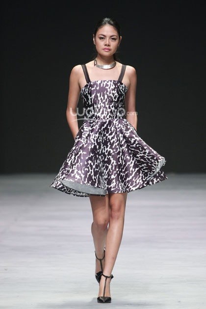 Peggy Hartanto, Fall/Winter 2015 curve. Indonesia Fashion Week 2015 at Jakarta Convention Center. Senayan. Jakarta. [Foto: Mohammad Abduh/Wolipop]