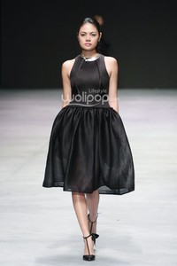 Peggy Hartanto, Fall/Winter 2015 curve. Indonesia Fashion Week 2015 at Jakarta Convention Center. Senayan. Jakarta. [Foto: Mohammad Abduh/Wolipop]