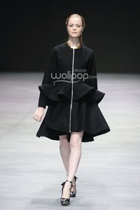 Peggy Hartanto, Fall/Winter 2015 curve. Indonesia Fashion Week 2015 at Jakarta Convention Center. Senayan. Jakarta. [Foto: Mohammad Abduh/Wolipop]