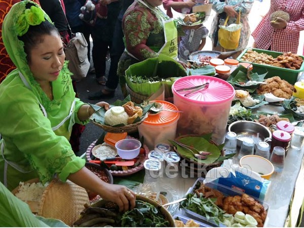 Ngulek Sambel Bareng di Festival Sego Tempong