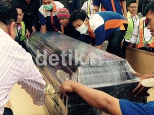 Ini Foto Peti Jenazah Olga Syahputra