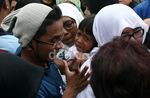 Antar Jenazah Olga ke Pemakaman, Pelayat Histeris