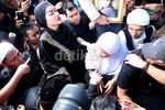 Jupe Menangis Lemas di Pemakaman Olga Syahputra