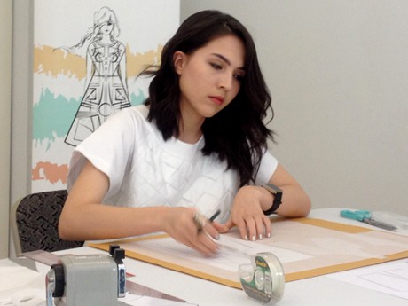 Olivia Jensen Ketagihan Belajar Fashion Design