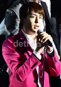 Nichkhun sukses membuat hati para Hottest (fans 2PM) meleleh lewat wajah tampannya.