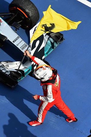 Vettel: Fenomenal, Luar Biasa, dan Membanggakan
