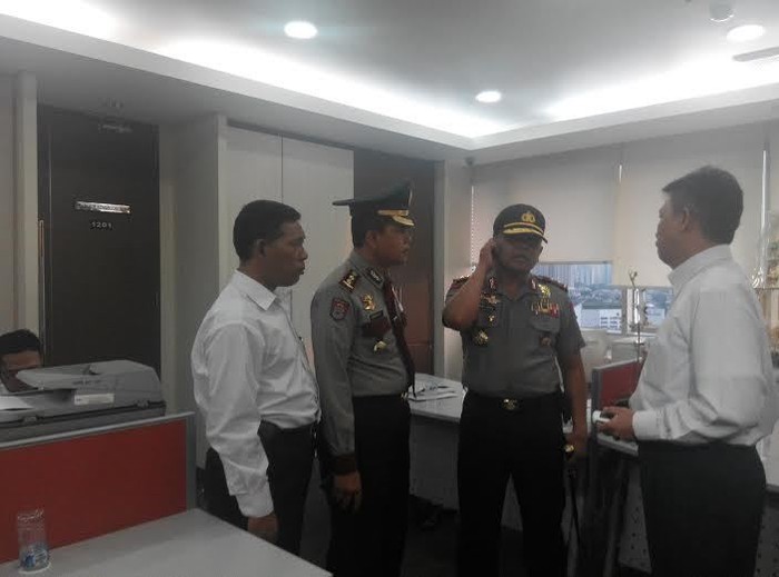 Yorrys Cs Berhasil Masuk, Kapolda Metro Datangi Ruang Fraksi Golkar