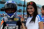 Intip Keceriaan Umbrella Girl Yamaha Yuk..