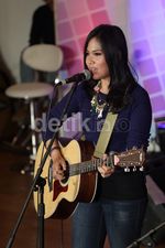 Deretan Musisi Muda Bertalenta di LIVECHATkustik