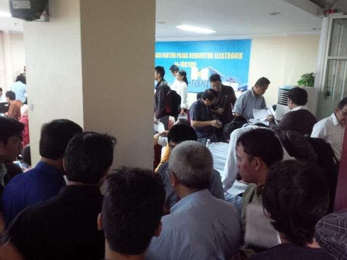 Lapor SPT Pajak Sudah Bisa Online, Kantor Pajak Masih Diserbu Warga