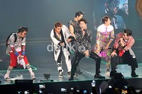 2PM saat konser 'Go Crazy!' di Istora Senayan, Jakarta, Sabtu (28/3/2015). Pool/Noel/detikFoto.