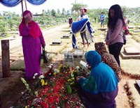 Kebanyakan dari fans dan warga merasa kehilangan sosok Olga yang selama ini menghibur lewat berbagai acara di televisi.